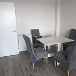 Entire Penthouse 30 Mins To Center Via Luas 公寓