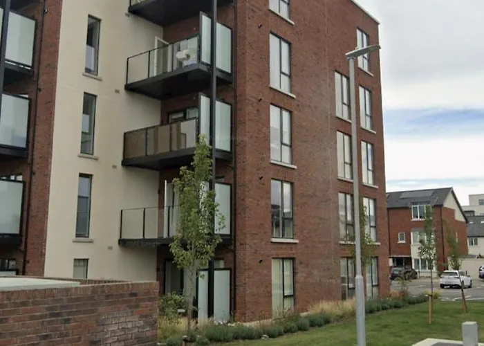 Entire Penthouse 30 Mins To Center Via Luas Apartment