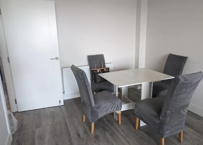 Entire Penthouse 30 Mins To Center Via Luas Apartment