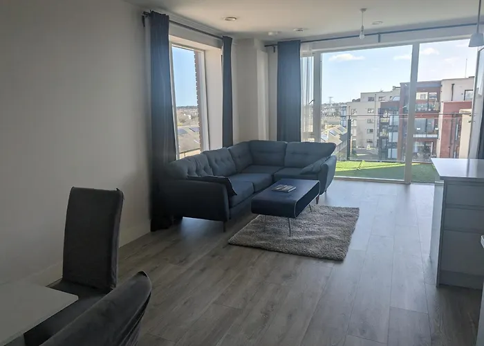 Entire Penthouse 30 Mins To Center Via Luas Dublin