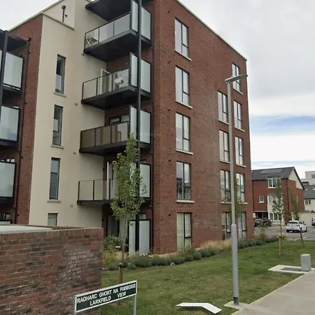 Entire Penthouse 30 Mins To Center Via Luas Apartment